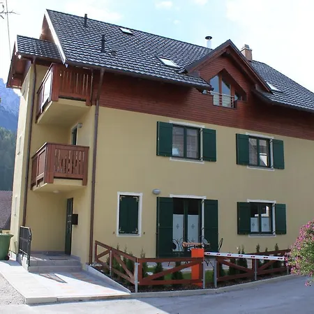 Apartment Mojstrovka With Terrace In City Center Kranjska Gora Zimmer foto